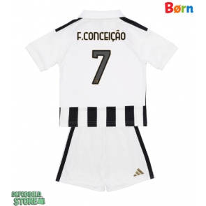 Juventus Francisco Conceicao #7 Replika Babytøj Hjemmebanesæt Børn 2026-27 Kortærmet (+ Korte bukser)
